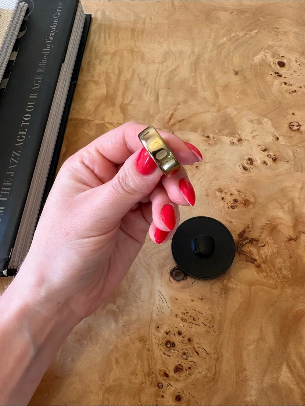 Gold Oura 3 Horizon Size 6 (With Charger) - Picture 3 of 3